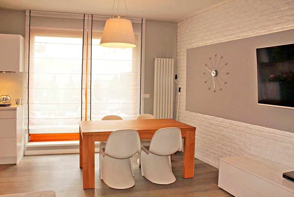 widok na stylową jadalnię w luksusowym apartamencie do sprzedaży w Szczecinie