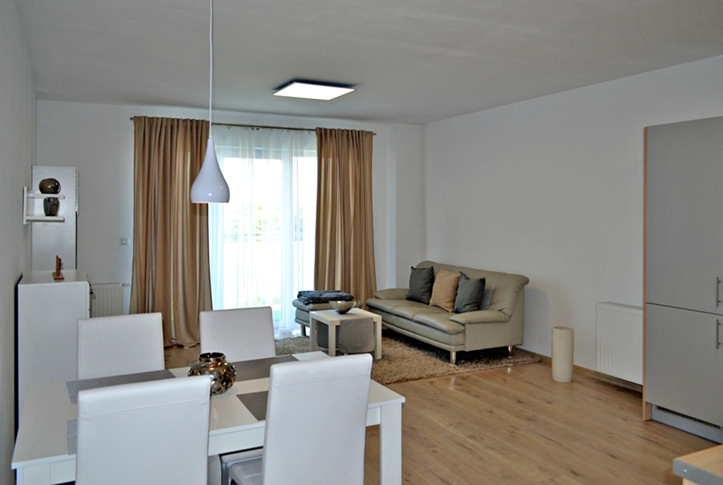 fragment komfortowego salonu w ekskluzywnym apartamencie do wynajęcia w Bolesławcu