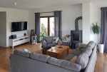 komfortowy salon w ekskluzywnej willi do sprzedaży w Inowrocławiu