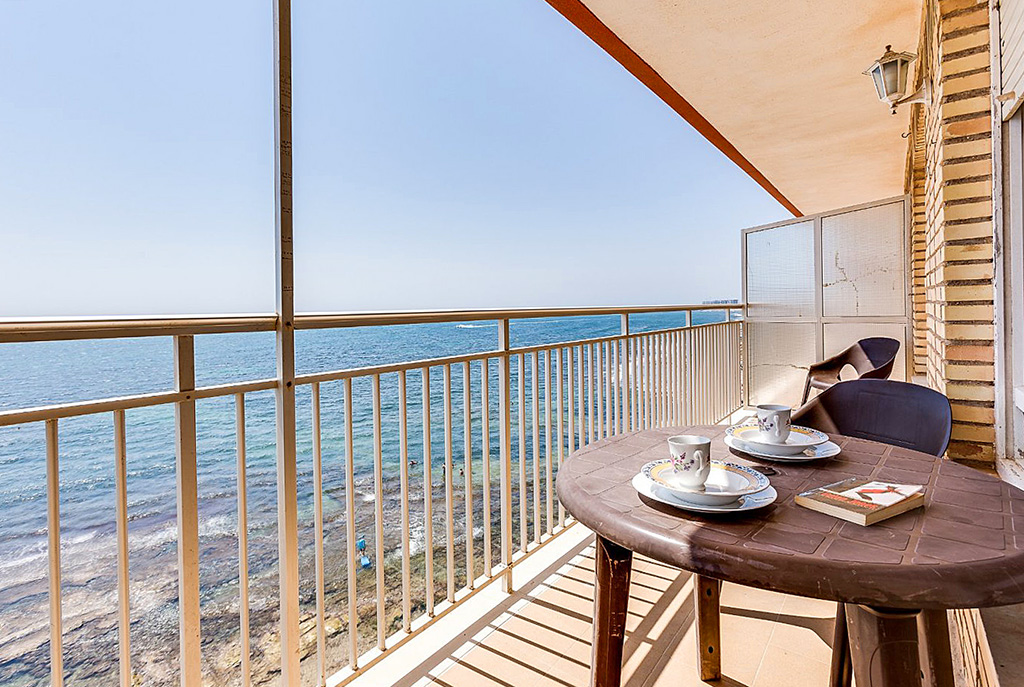 taras przy luksusowym apartamencie do sprzedaży w Hiszpanii (Costa Blanca, Torrevieja)