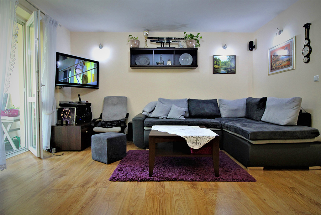widok na salon w ekskluzywnym apartamencie do sprzedaży w Krakowie