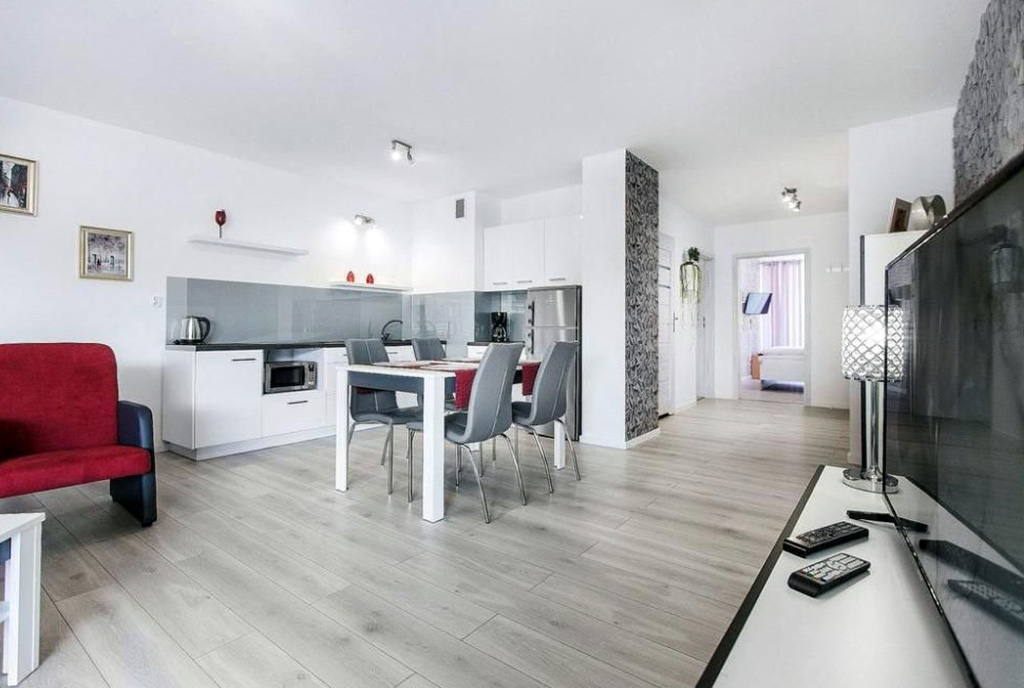przestronne wnętrze ekskluzywnego apartamentu do sprzedaży w Szczecinie