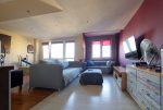 komfortowy salon w luksusowym apartamencie do sprzedaży w okolicach Legnicy