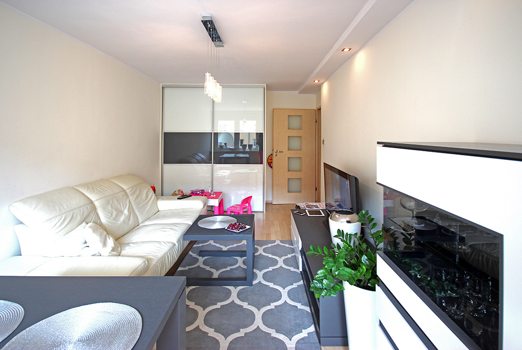 nowoczesny salon w ekskluzywnym apartamencie do wynajęcia w Szczecinie
