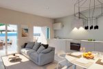 komfortowy salon w ekskluzywnej willi do sprzedaży w Hiszpanii (Costa Blanca, Orihuela Costa)