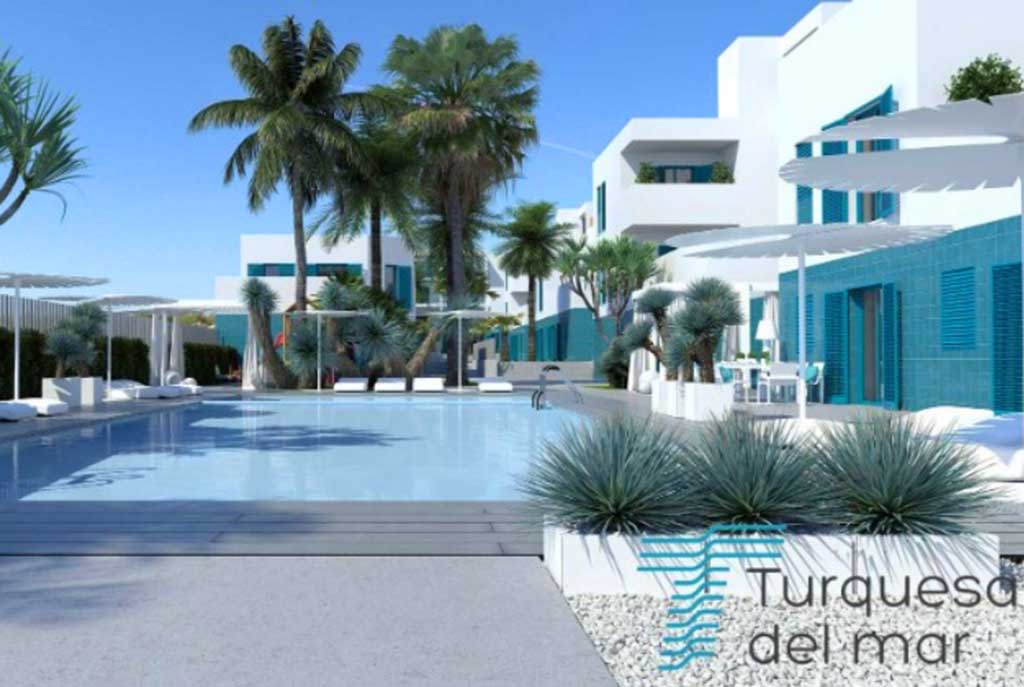 widok na osiedle z basenem przed luksusową willą w Hiszpanii (Costa Blanca, Orihuela Costa) na sprzedaż