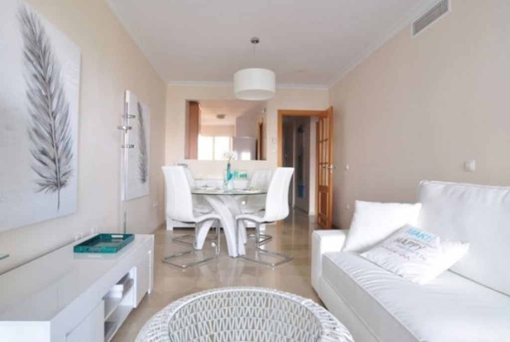 widok na jadalnię w luksusowym apartamencie w Hiszpanii (Estepona, Costa del Sol) na sprzedaż