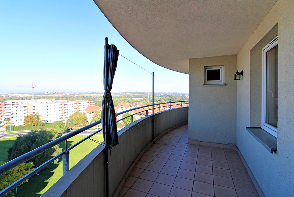 taras widokowy przy ekskluzywnym apartamencie w Krakowie na sprzedaż