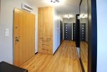 przedpokój, hall w luksusowym apartamencie na sprzedaż Białystok