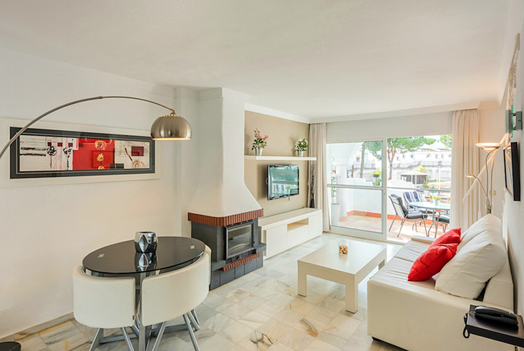 komfortowy salon w ekskluzywnej willi do sprzedaży Hiszpania (Costa del Sol, Malaga)