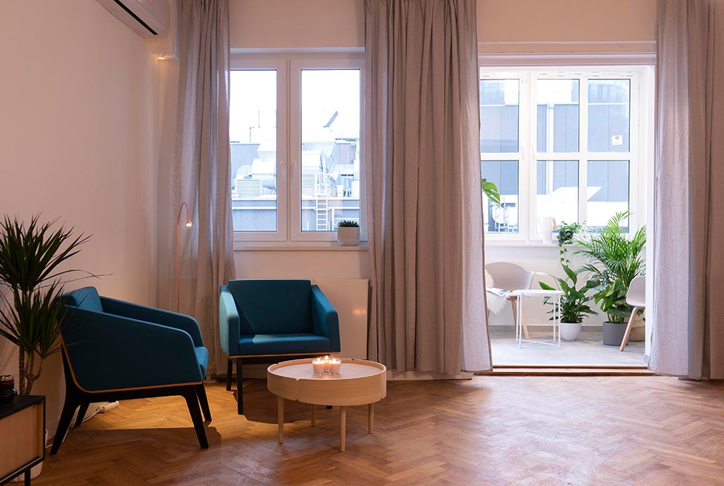 fragment komfortowego salonu w luksusowym apartamencie na sprzedaż Katowice