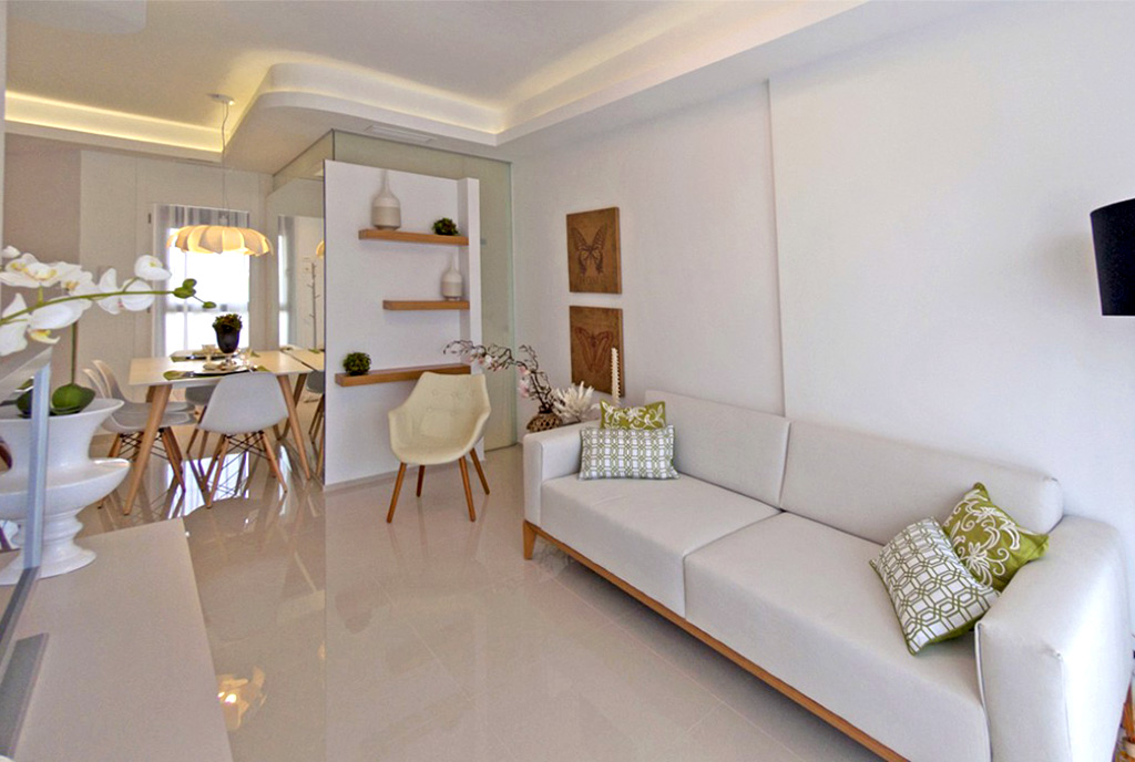 fragment salonu w ekskluzywnym apartamencie do sprzedaży Hiszpania (Costa Blanca, Orihuela Costa)