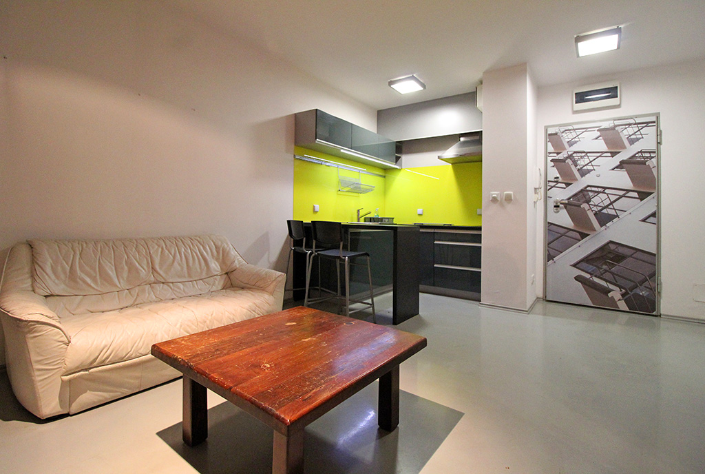 przestronne wnętrze luksusowego apartamentu do wynajęcia Kraków