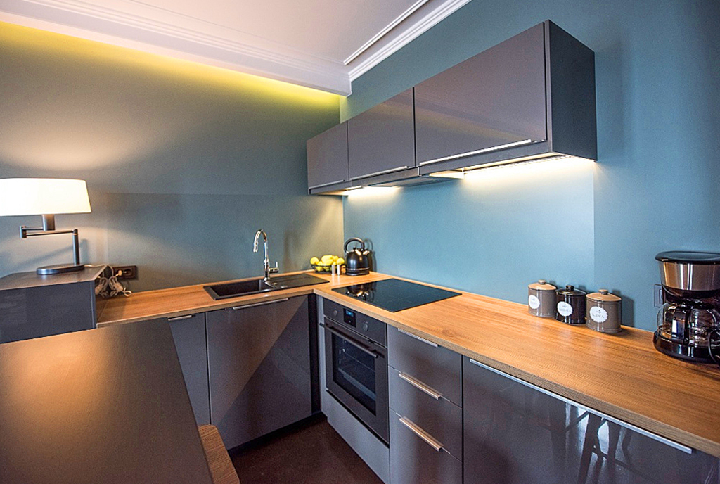 nowoczesna kuchnia w ekskluzywnym apartamencie do wynajmu Kraków