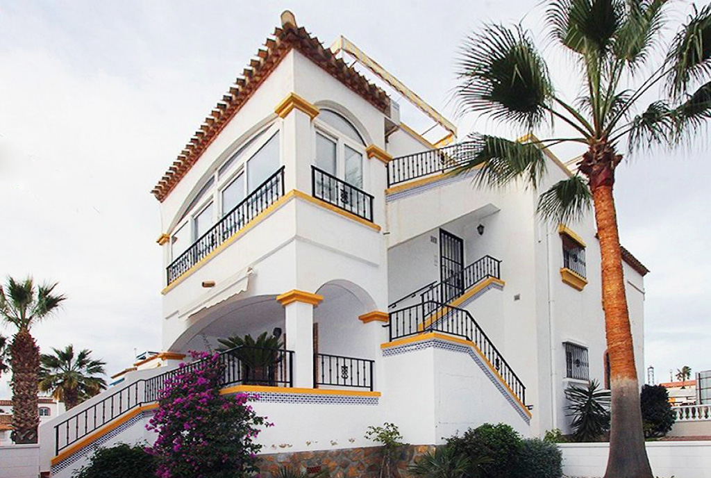 ekskluzywna bryła luksusowej willi do sprzedaży Hiszpania (Costa Blanca, Torrevieja)