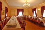 jedna z sal bankietowych w ekskluzywnym pałacu do sprzedaży Śląsk