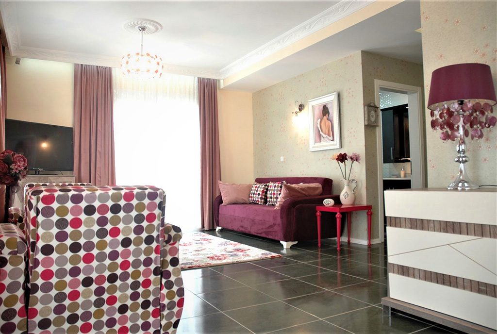 nowoczesny salon w ekskluzywnym apartamencie do sprzedaży Turcja