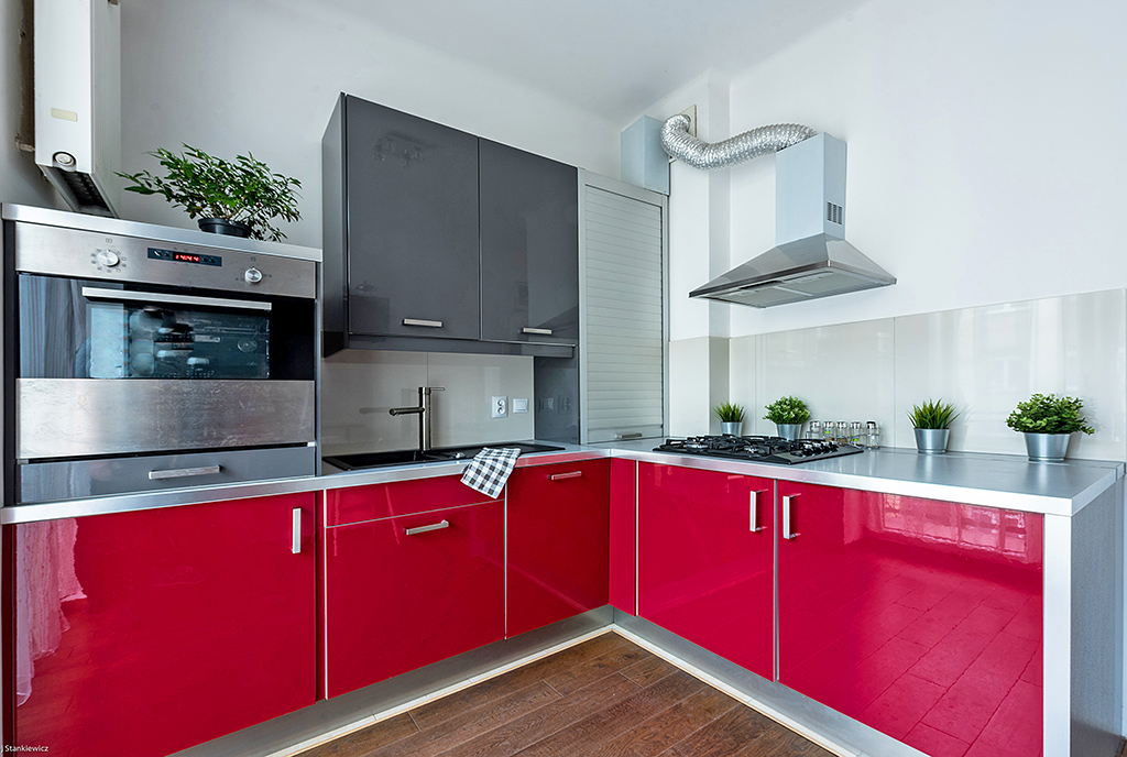 zabudowana kuchnia w ekskluzywnym apartamencie na sprzedaż Warszawa