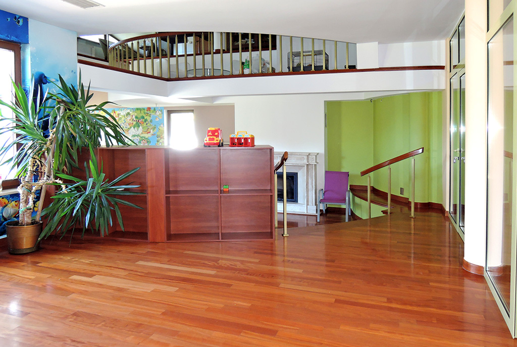 duże, przestronne wnętrze w luksusowej willi na wynajem Częstochowa