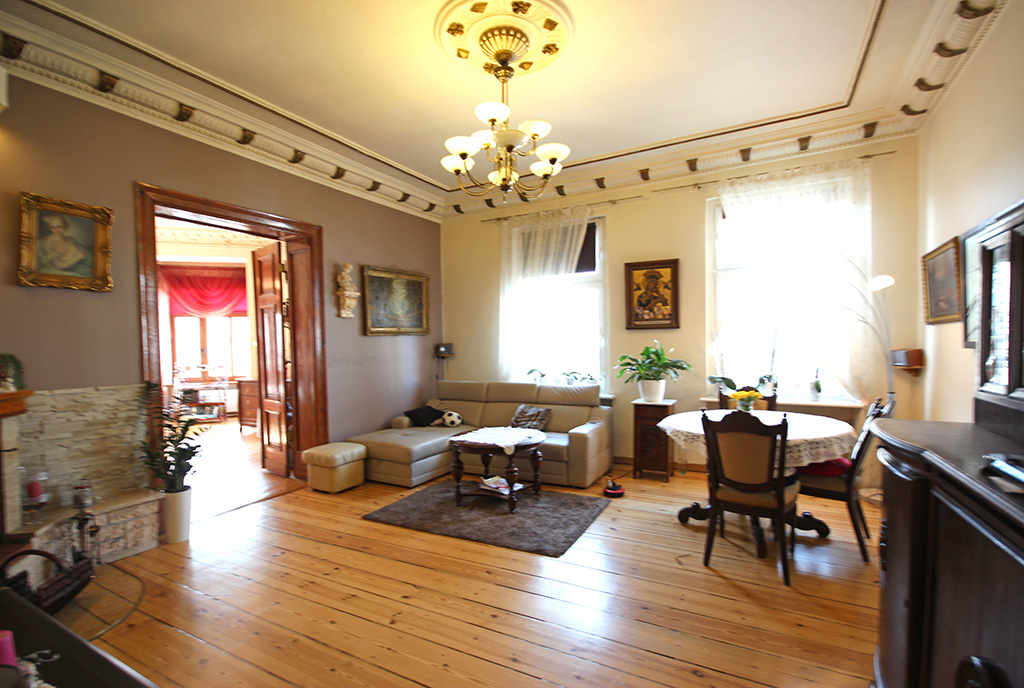 przestronne, eleganckie wnętrze luksusowego apartamentu na sprzedaż Szczecin