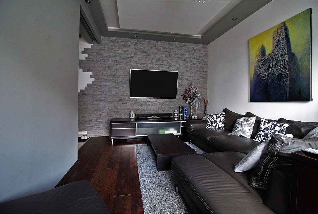 rzut z innej perspektywy na ekskluzywny salon w luksusowym apartamencie na sprzedaż Kraków