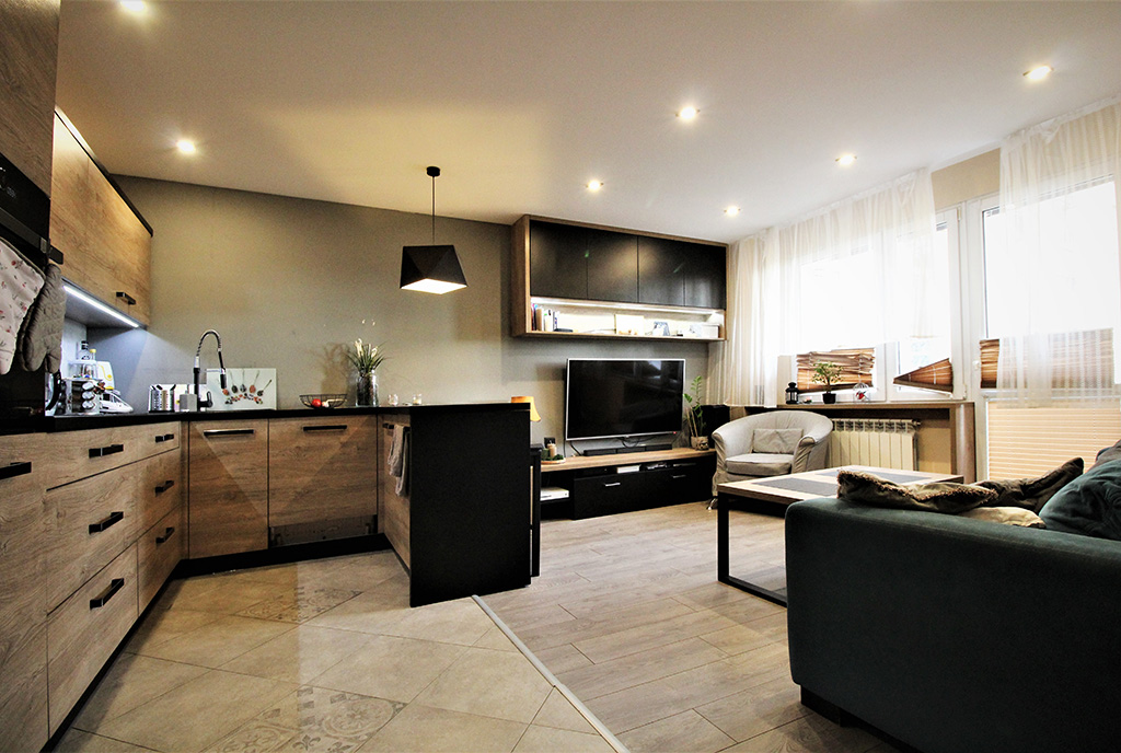 przestronny salon w ekskluzywnym apartamencie do sprzedaży Kraków