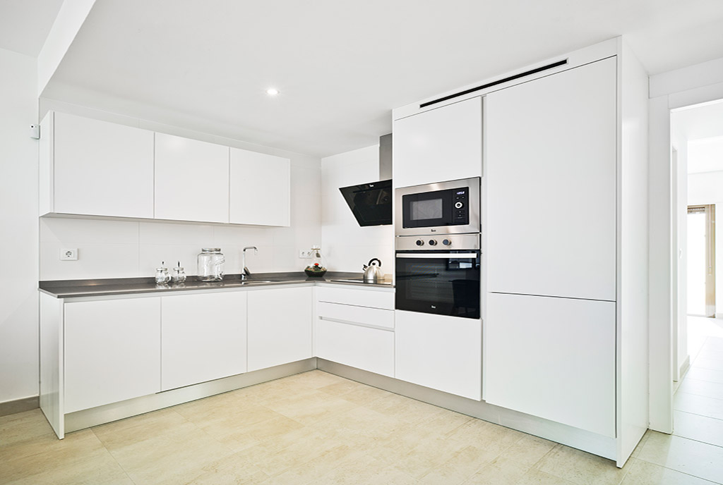 funkcjonalna kuchnia w luksusowym apartamencie do sprzedaży Hiszpania (Pilar De La Horadad)
