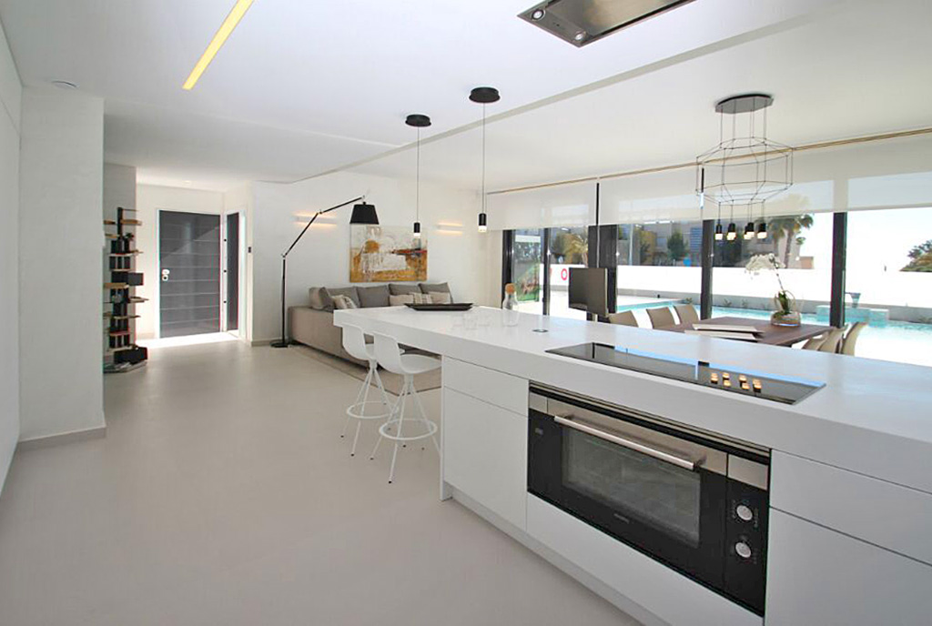 widok na jadalnię w luksusowej willi do sprzedaży Hiszpania (San Miguel De Las Salina)