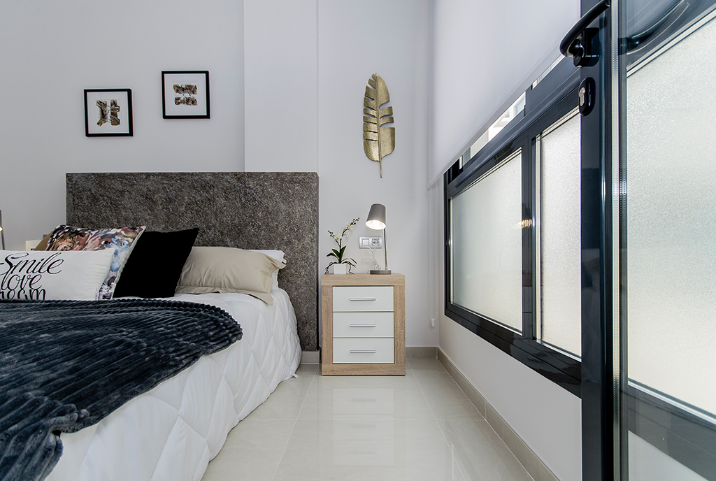 zaciszna i prywatna sypialnia w luksusowym apartamencie na sprzedaż Hiszpania (Torreviej)