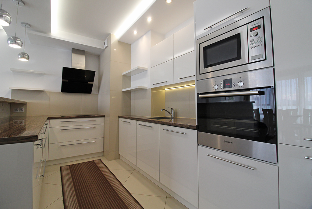zabudowana kuchnia w luksusowym apartamencie do wynajmu Kraków