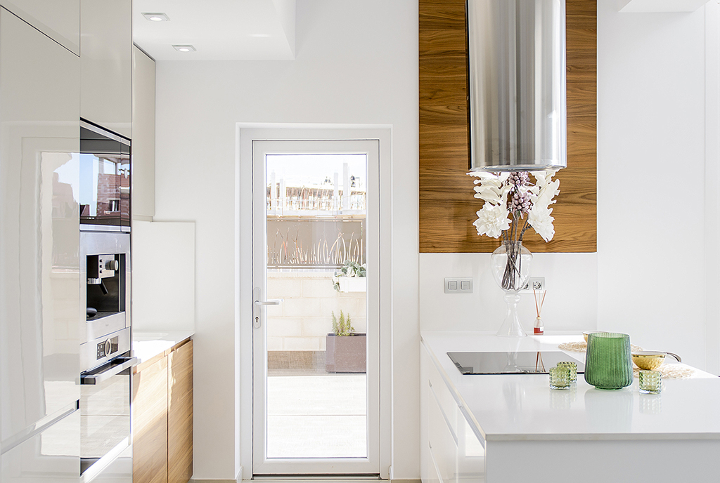 widok na jadalnię w luksusowej willi do sprzedaży Hiszpania (Ciudad Quesad)