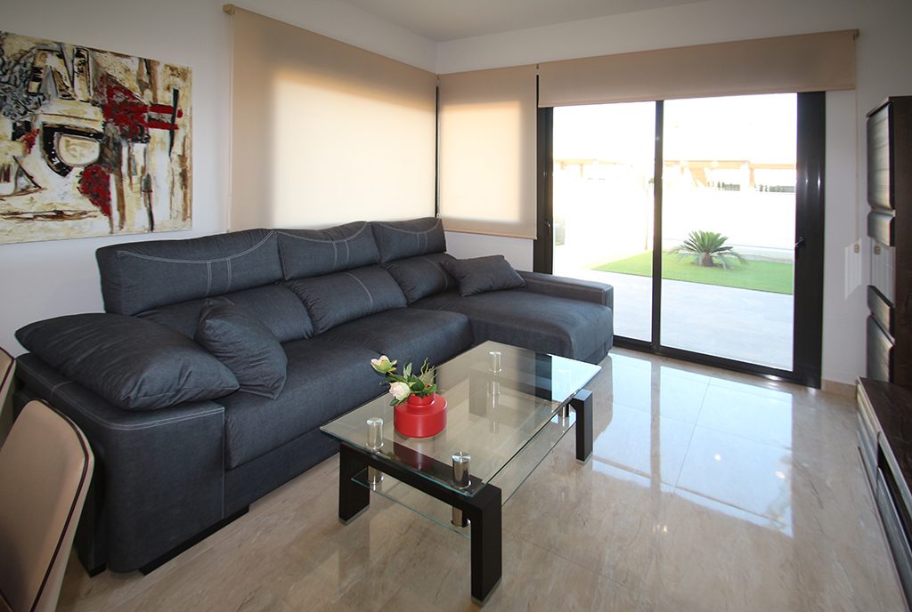 komfortowy salon w ekskluzywnym apartamencie do sprzedaży Hiszpania (Lorca)