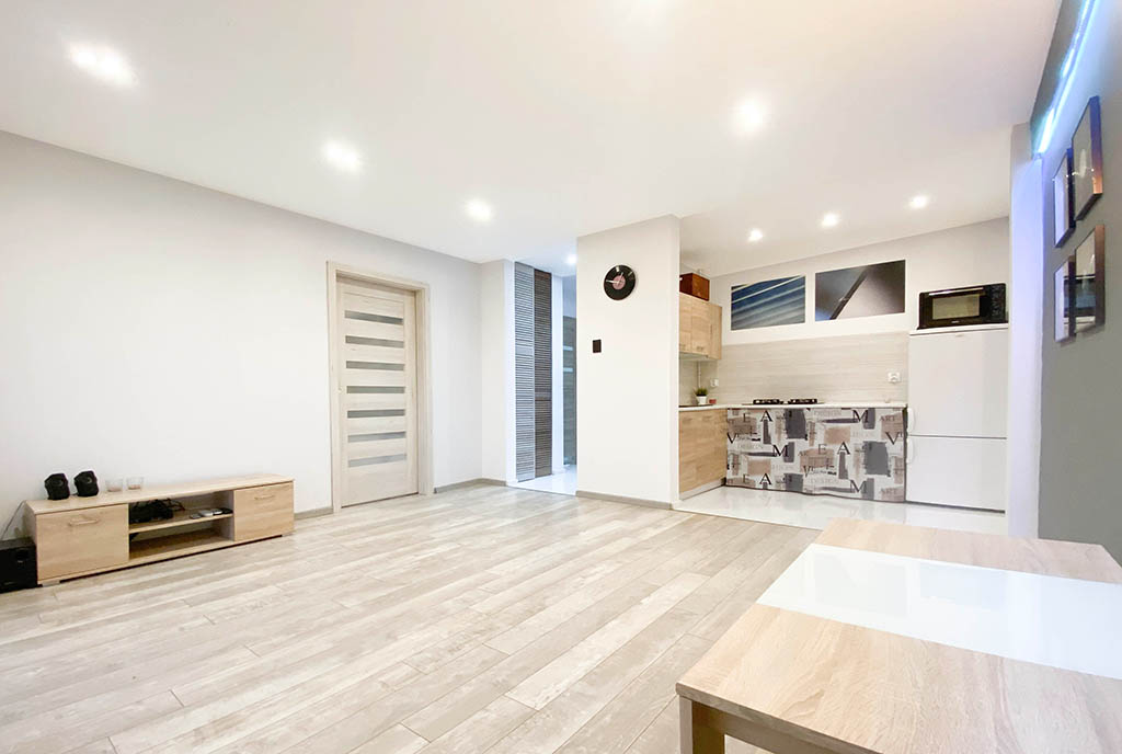 fragment salonu w ekskluzywnym apartamencie na wynajem Gliwice (okolice)