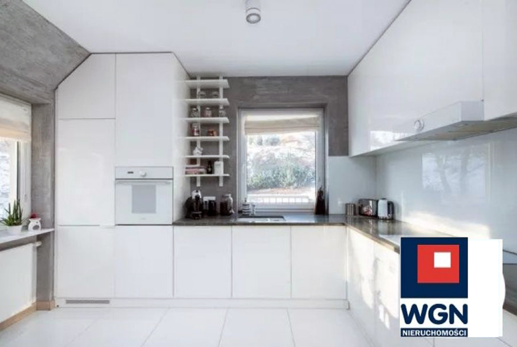 kuchnia w zabudowie w ekskluzywnym apartamencie na sprzedaży Gdynia