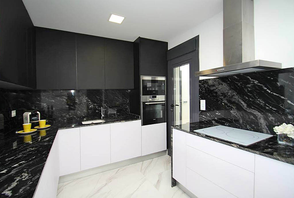nowoczesna kuchnia w luksusowej rezydencji na sprzedaż Orihuela Cost (Hiszpania)