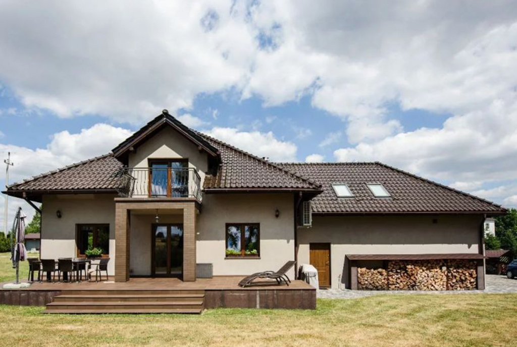 widok od strony tarasu na luksusową willę do sprzedaży Katowice (okolice)