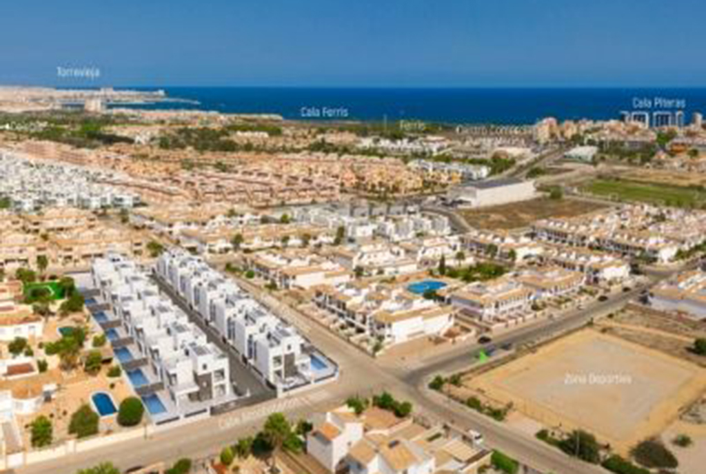 widok z samolotu na całe osiedle, na którym mieści się oferowana na sprzedaż luksusowa willa Hiszpania-Orihuela-Cost