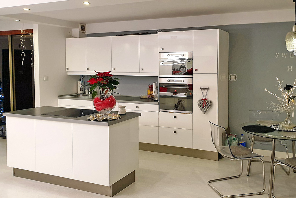 zabudowana kuchnia w ekskluzywnym a;apartamencie do sprzedaży Grudziądz