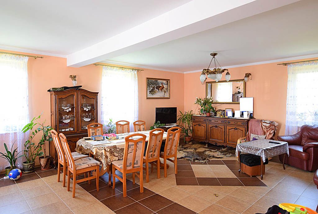 stylowy salon w ekskluzywnej willi na sprzedaż Suwałki