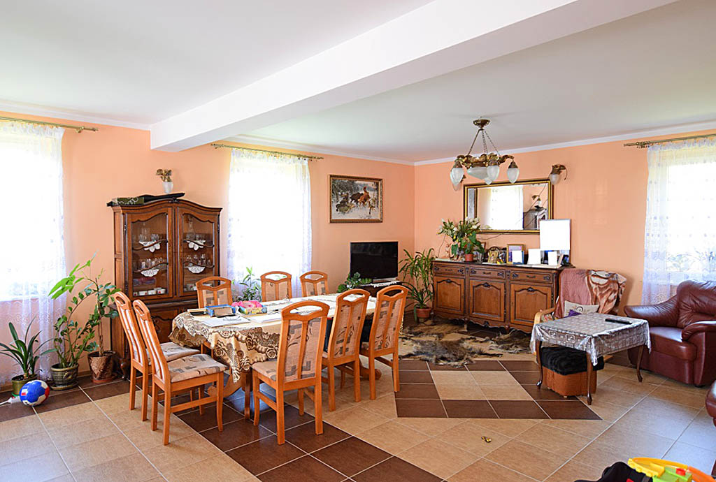 stylowy salon w ekskluzywnej willi na sprzedaż Suwałki
