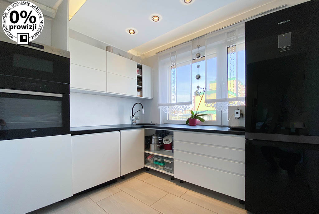 nowocześnie zabudowana kuchnia w ekskluzywnym apartamencie na sprzedaż Katowice (okolice)
