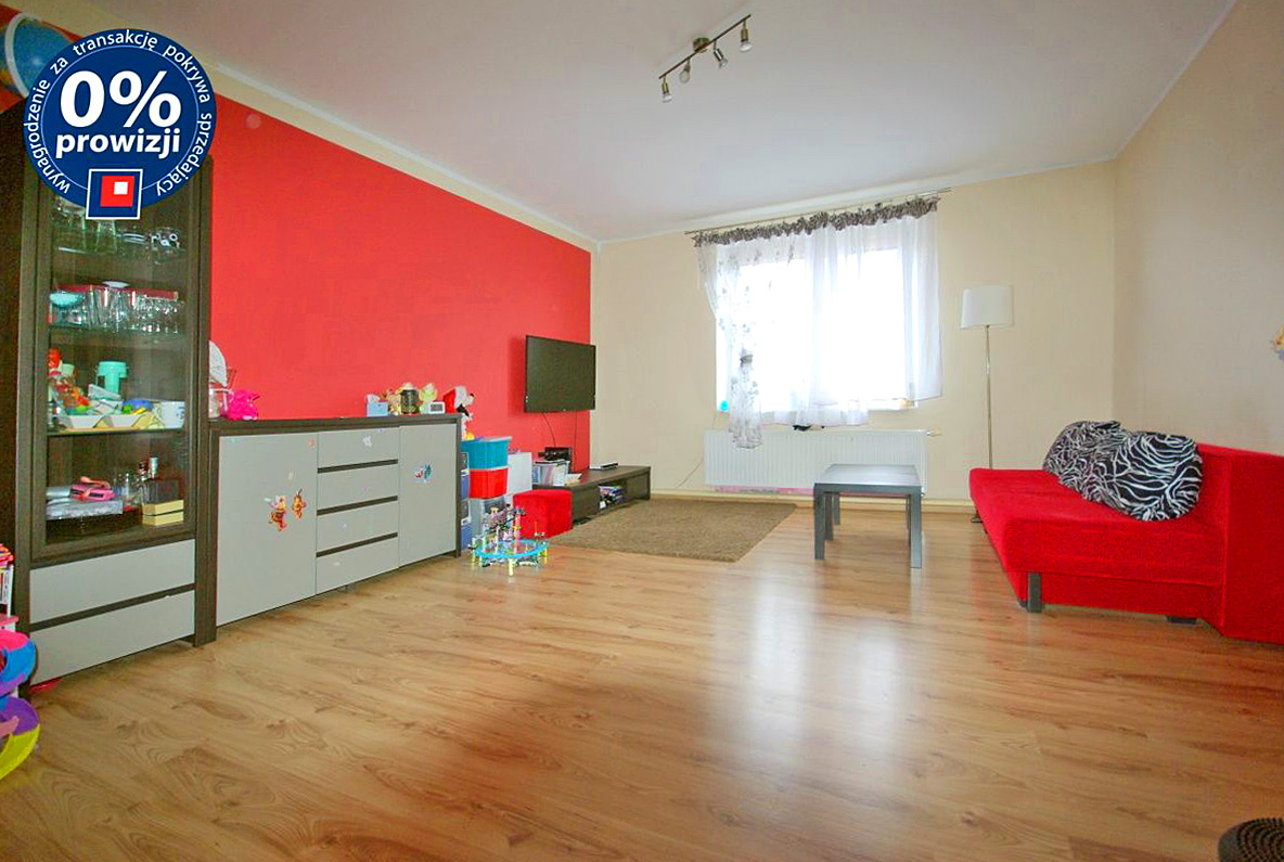 na zdjęciu pokój w ekskluzywnym apartamencie do sprzedaży Legnica (okolice)