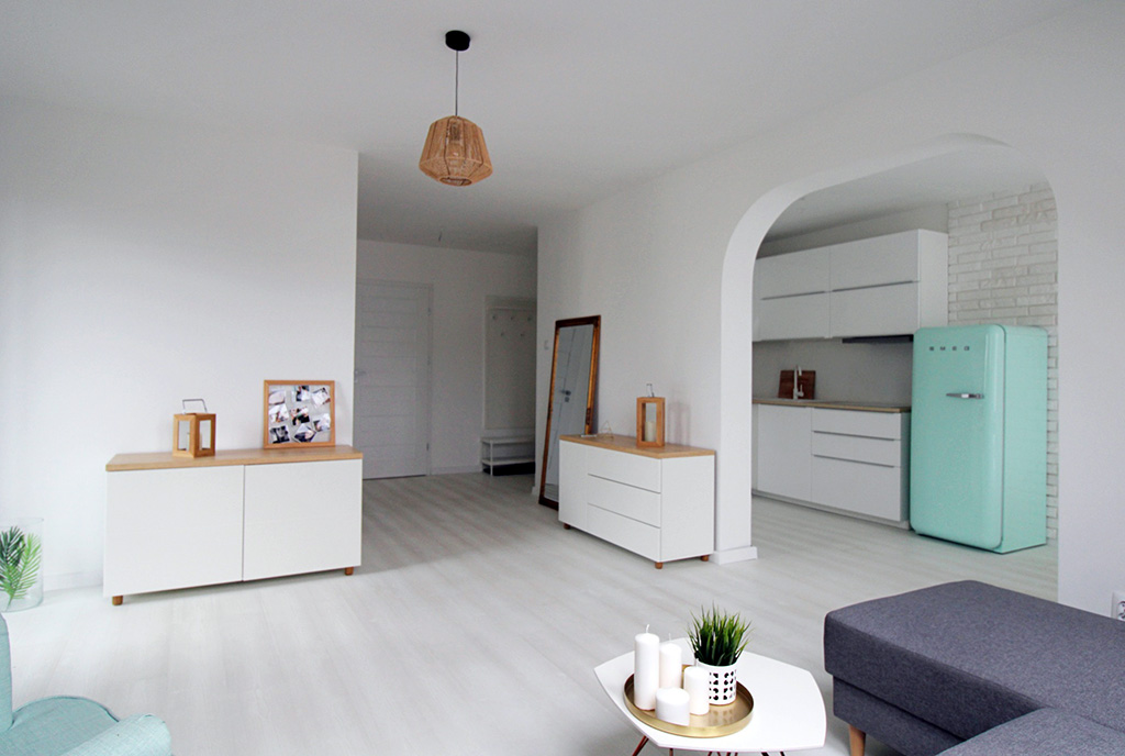 widok z salonu na aneks kuchenny w luksusowym apartamencie na sprzedaż Gorzów Wielkopolski