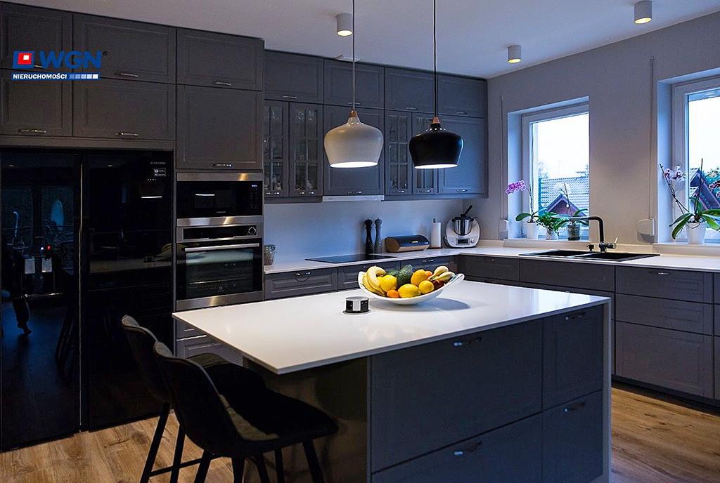 praktycznie zaaranżowana kuchnia w luksusowym apartamencie do sprzedaży Gdańsk