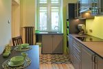 kuchnia w zabudowie w ekskluzywnym apartamencie do sprzedaży Wrocław