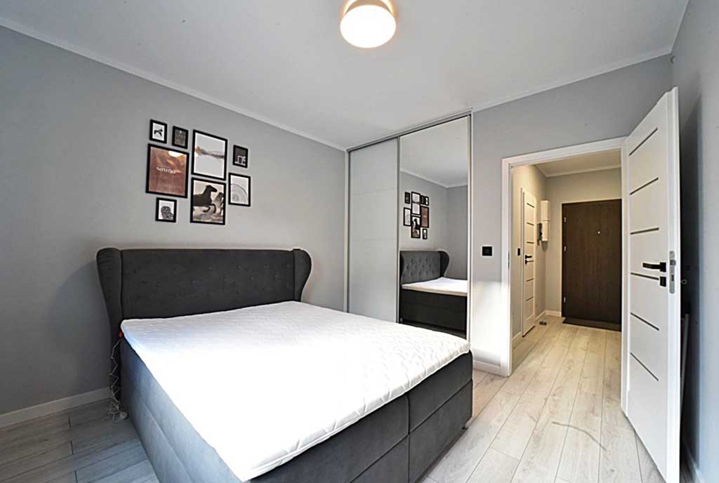 zaciszna, prywatna sypialnia w ekskluzywnym apartamencie na wynajem Bolesławiec