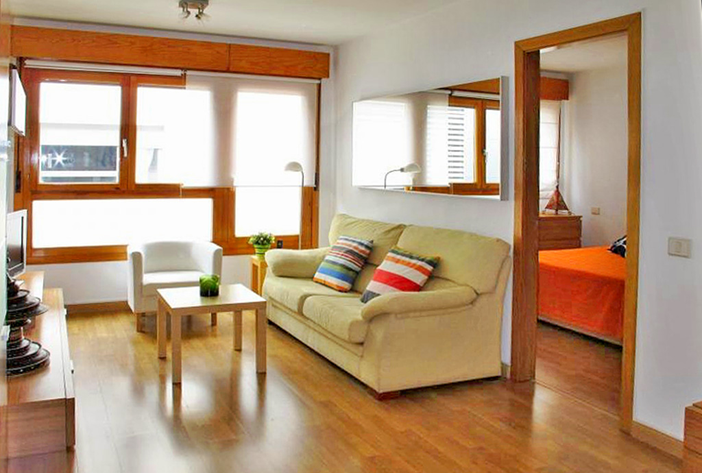 komfortowy salon w ekskluzywnym apartamencie na sprzedaż Hiszpania