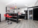 kuchnia w nowoczesnej zabudowie w luksusowym apartamencie na sprzedaż Tarnów