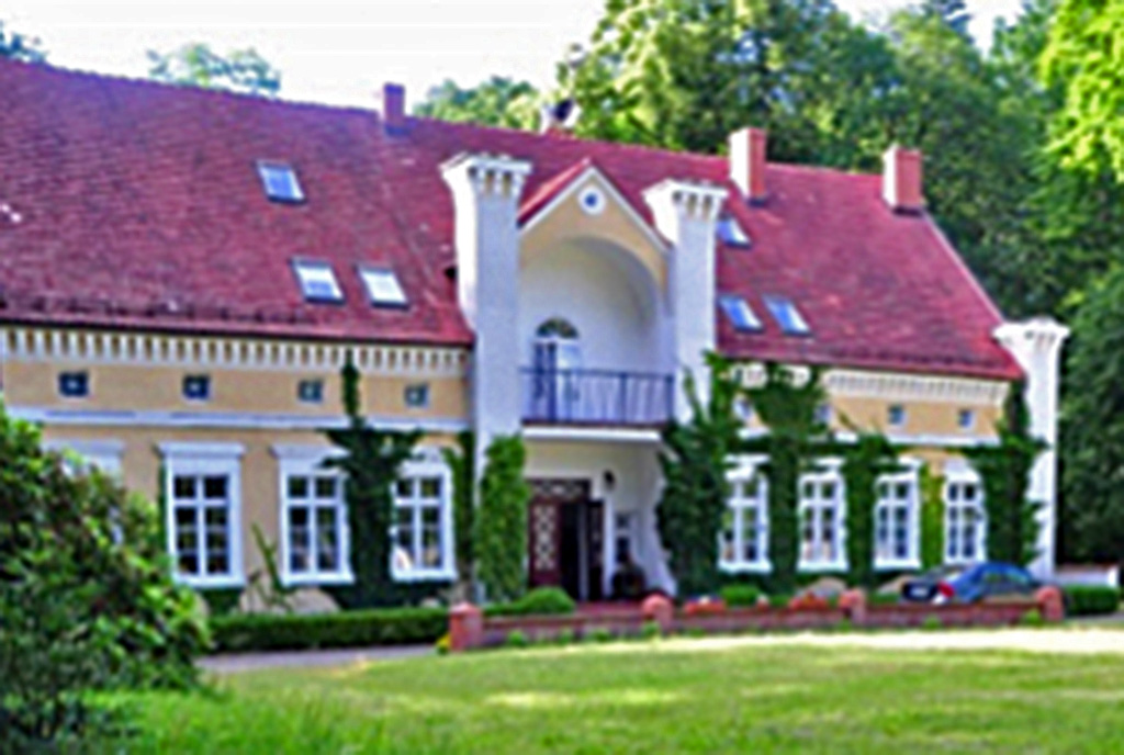 rzut od strony działki / ogrodu na ekskluzywny dwór do sprzedaży Koszalin