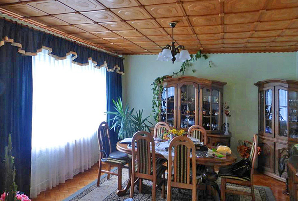 wytworny salon w ekskluzywnej willi do sprzedaży Częstochowa (okolice)